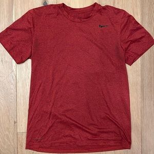 Men’s Nike Dri Fit Red Athletic Tee Medium (like new)